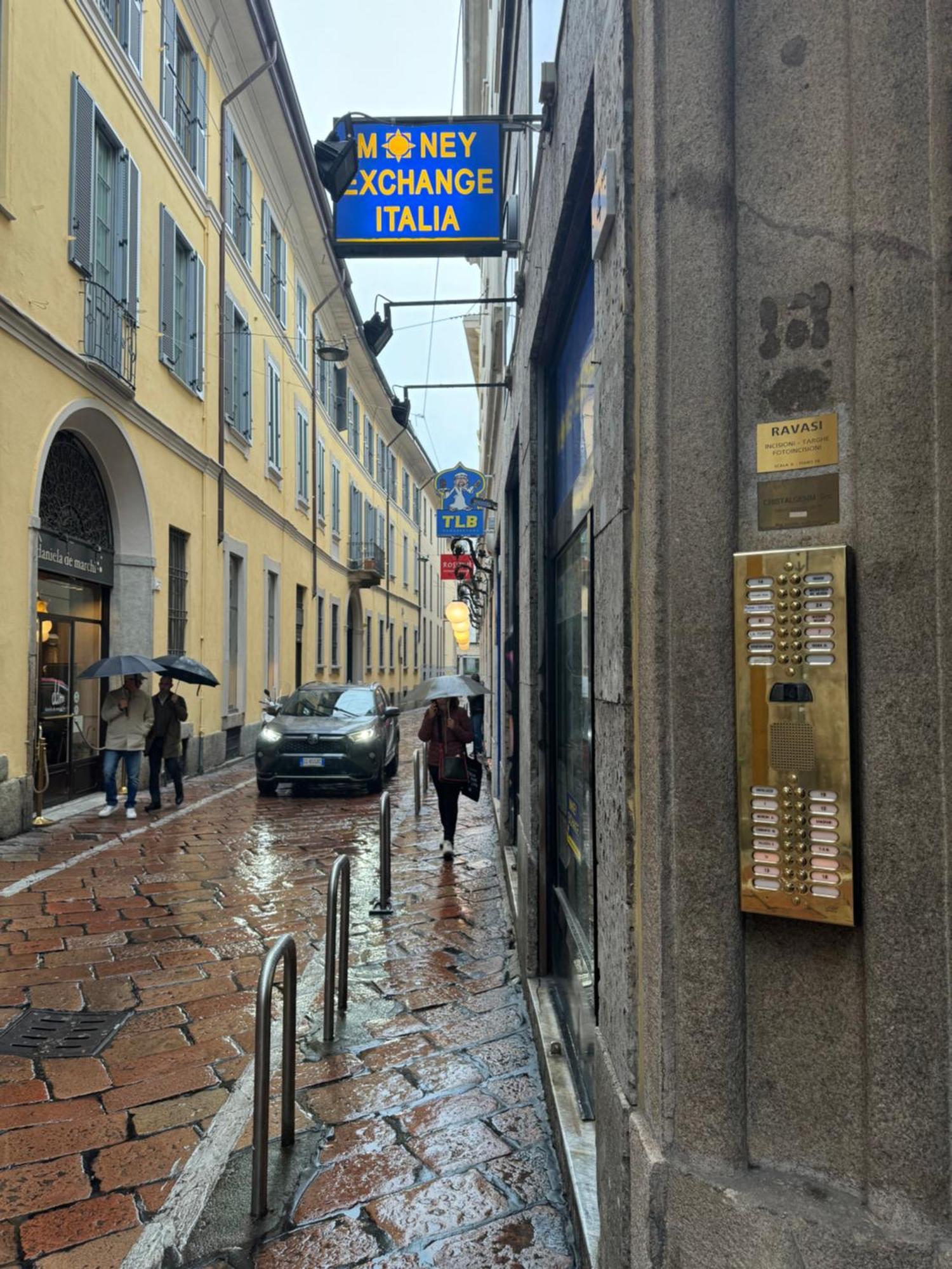 Free 30 Minutes Preemptive Cognitive Disconnect Therapy Price Location Real Duomo Palace Mini Suite ميلان المظهر الخارجي الصورة